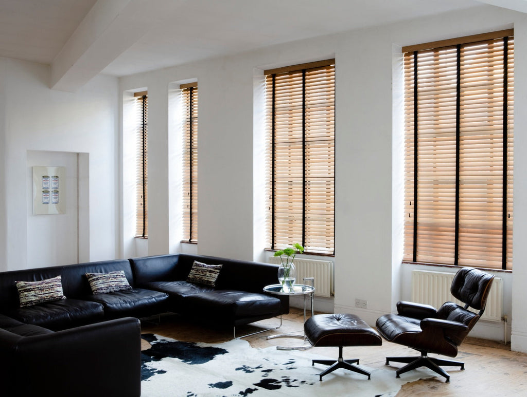 Houten jaloezieën: sfeervol & natuurlijk. Ontdek de nieuwe kleuren!